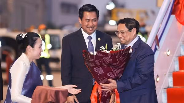 Chính phủ Lào chào đón Thủ tướng Phạm Minh Chính