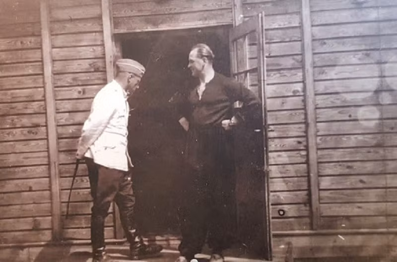 2. franz stangl trong bộ trang phục màu trắng.jpg -0
