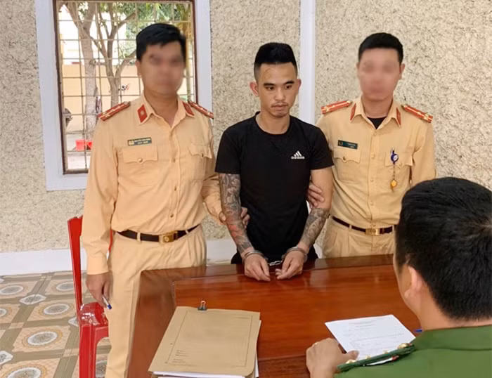 Tuần tra giao thông, bắt quả tang đối tượng tàng trữ 2.000 viên ma tuý tổng hợp -0