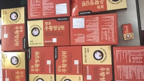 Dụ người cao tuổi dự hội thảo, tặng mì chính rồi lừa bán “thần dược”