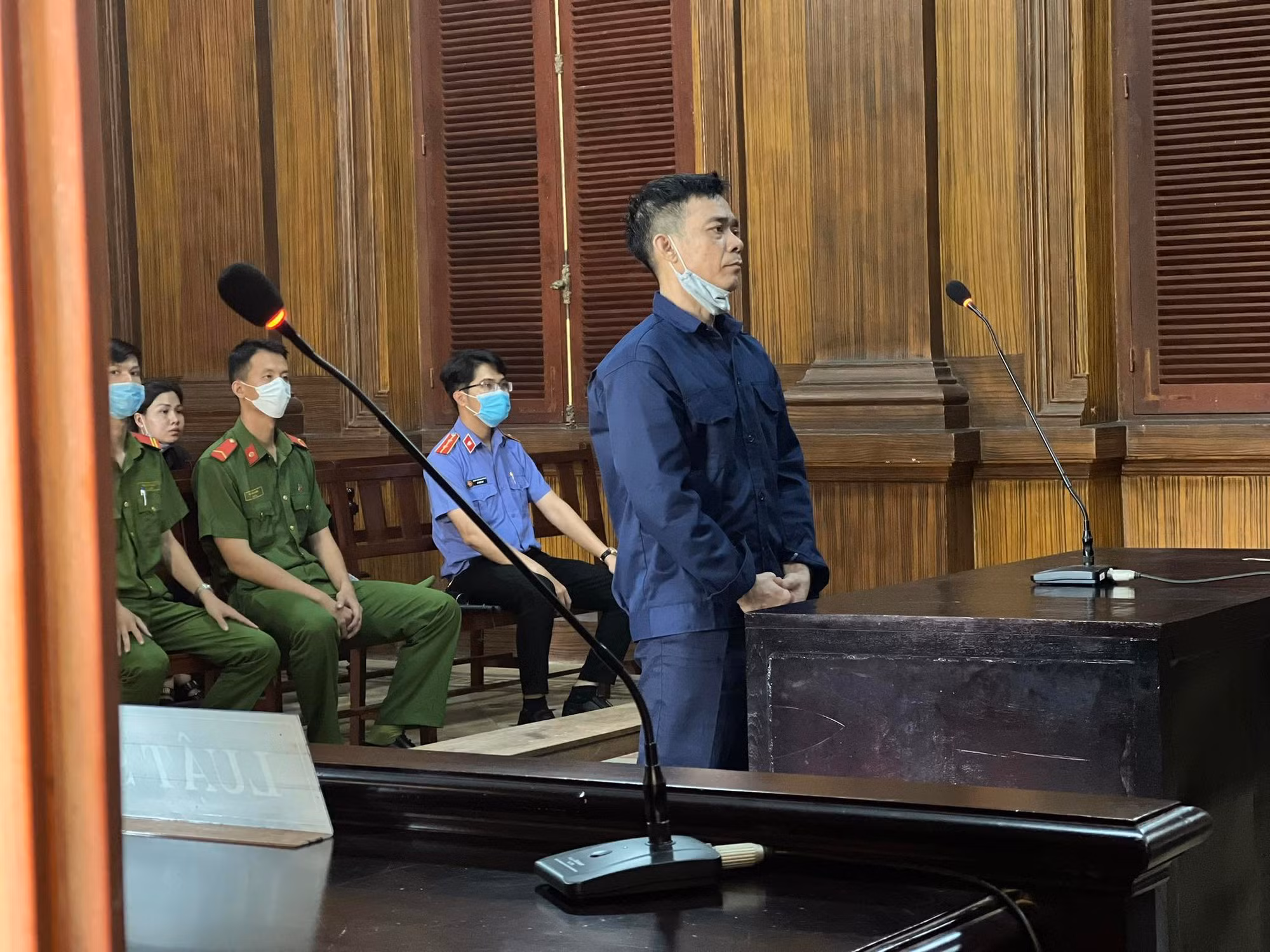 Ghen tuông đâm chết vợ “hờ” và tình địch -0