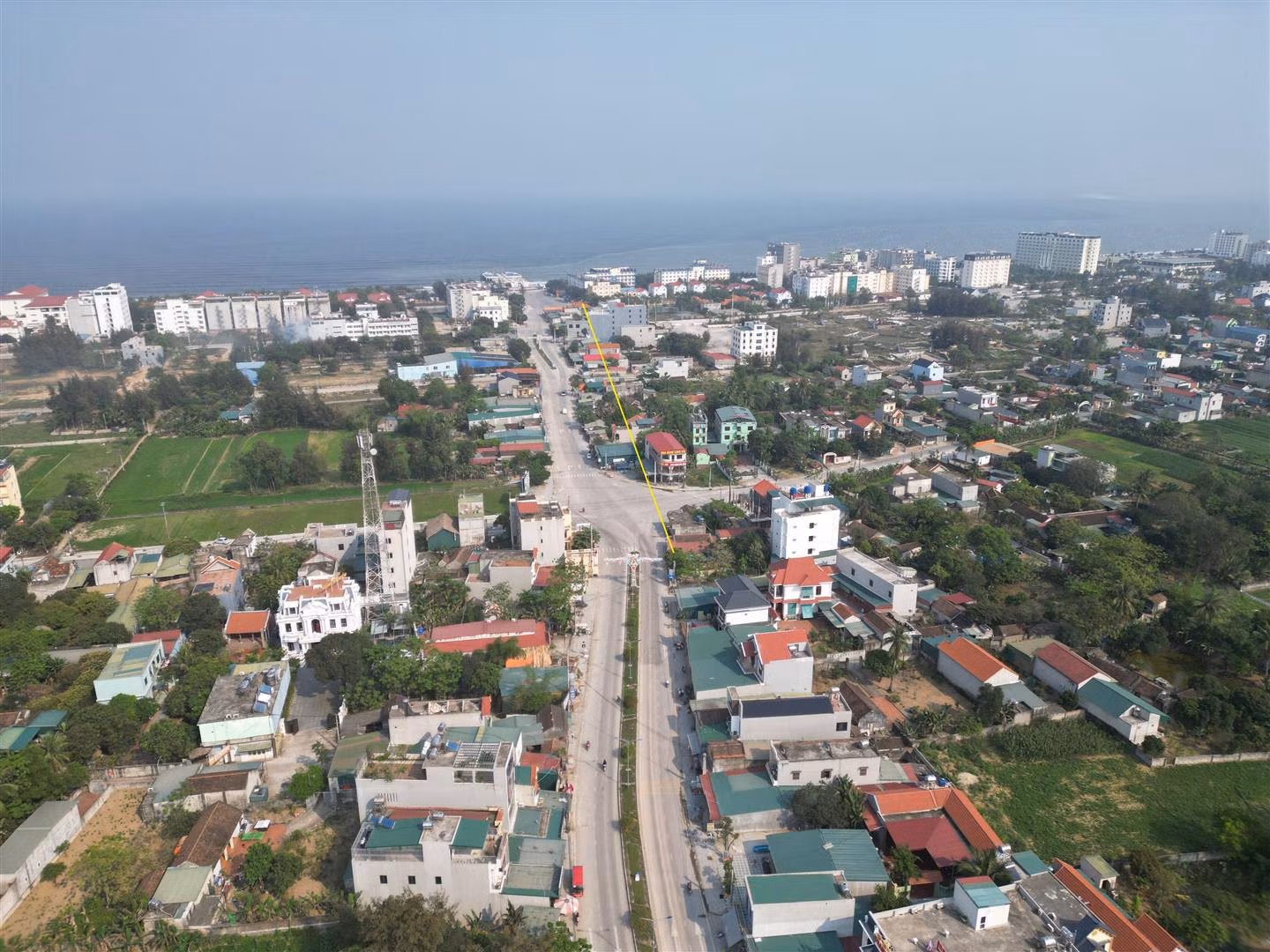Đường bờ biển Hải Tiến bị “băm” thành nhiều khúc -0
