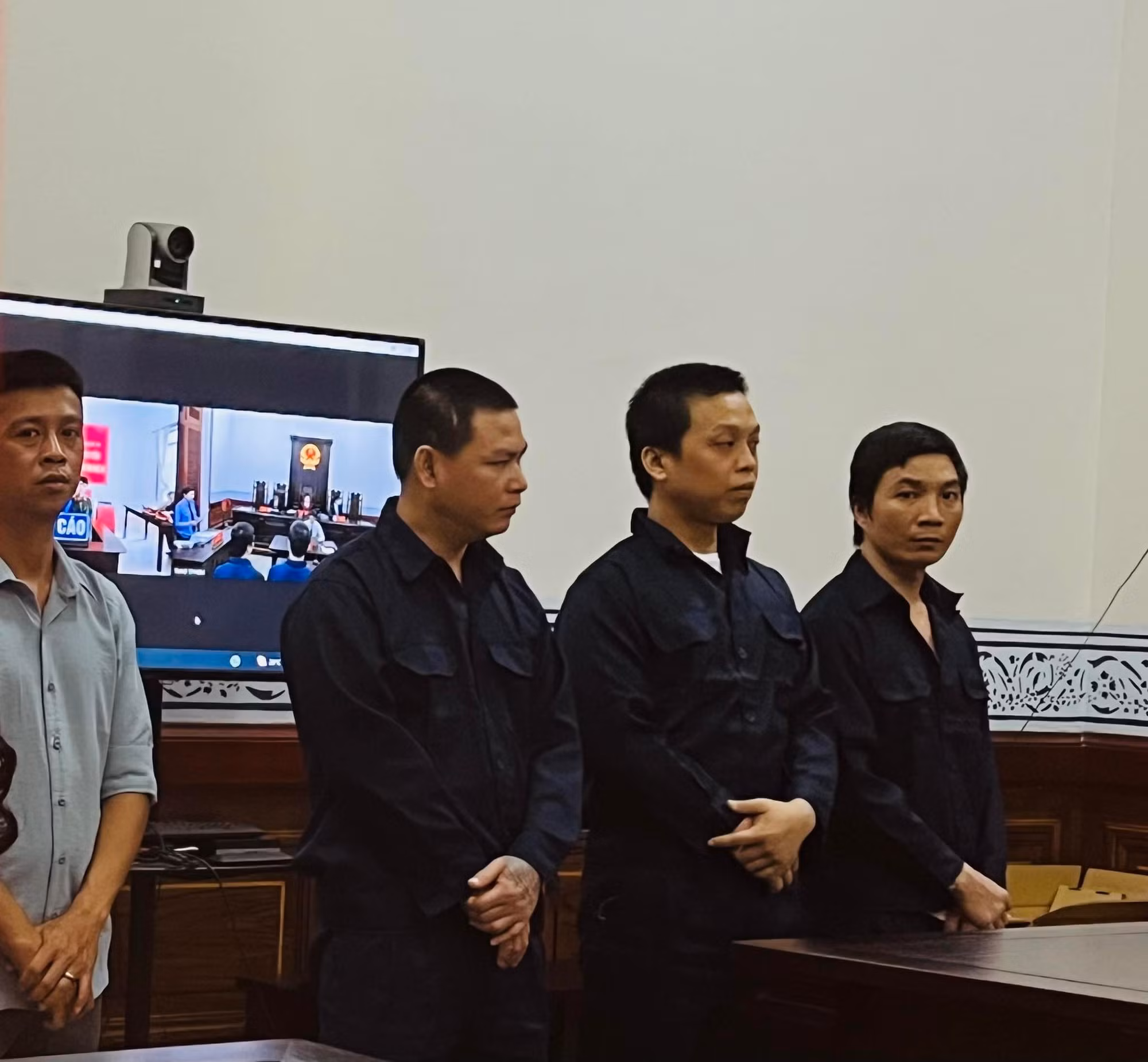 Ba tên cướp dùng súng… cướp súng lãnh án -0