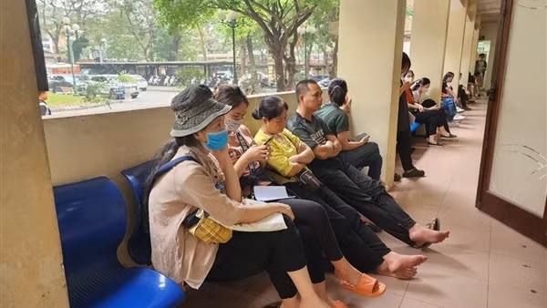 Người dân rồng rắn xin lý lịch tư pháp, Hà Nội ra chỉ đạo nóng