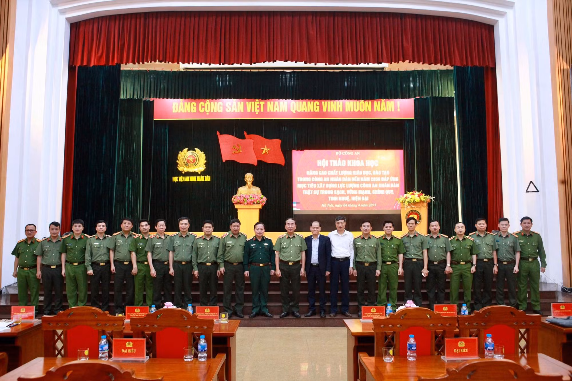 Xây dựng cơ chế chính sách tạo nguồn lực, động lực và môi trường thuận lợi để phát triển giáo dục đào tạo trong CAND -0