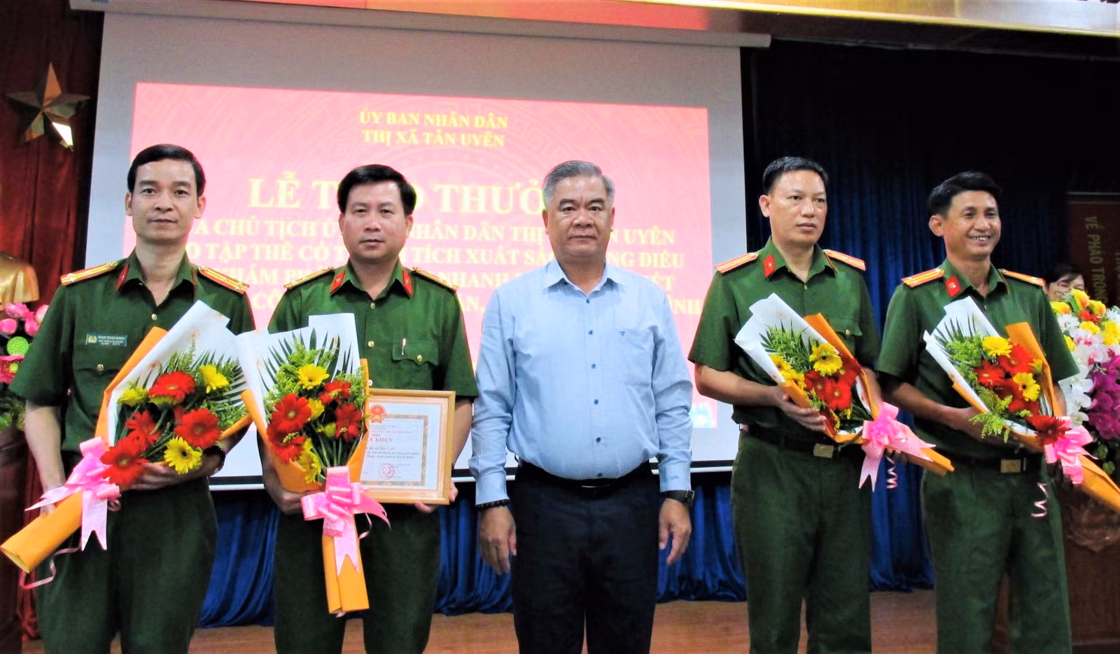 Công an thị xã Tân Uyên được khen thưởng trong vụ bắt giữ đối tượng sát hại nữ kế toán -0