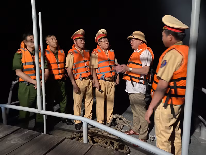 Nỗ lực tìm kiếm nạn nhân cuối cùng và lên phương án trục vớt máy bay -0
