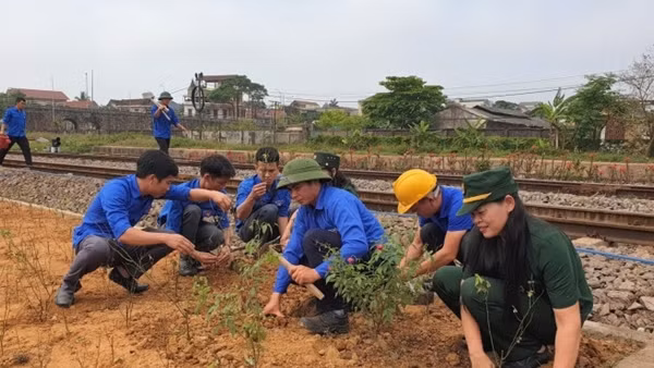 Đường sắt phát động phong trào đường hoa dài nhất Việt Nam