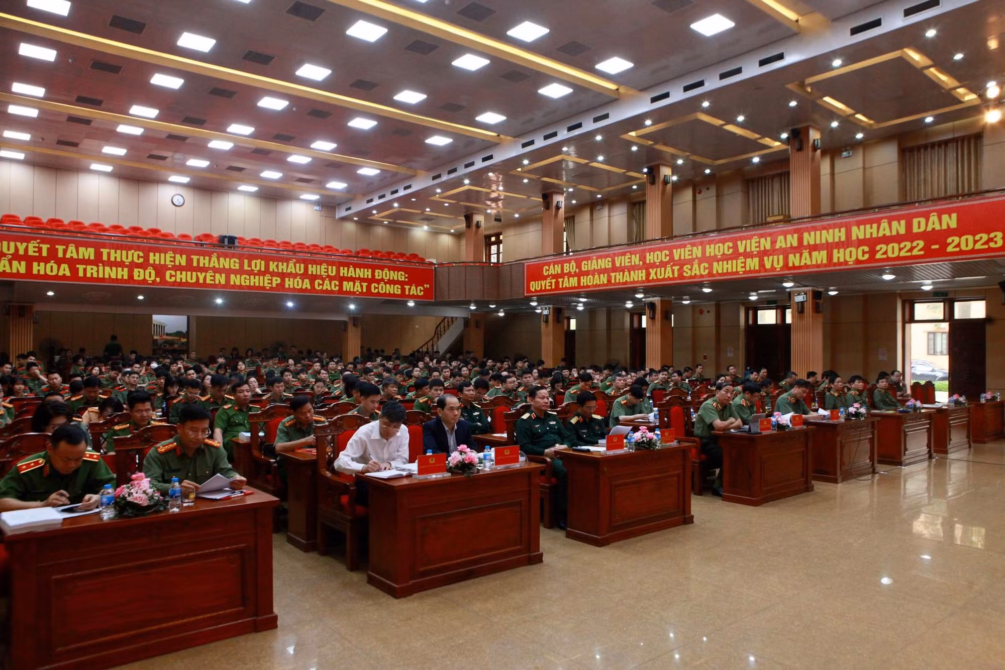 Xây dựng cơ chế chính sách tạo nguồn lực, động lực và môi trường thuận lợi để phát triển giáo dục đào tạo trong CAND -0