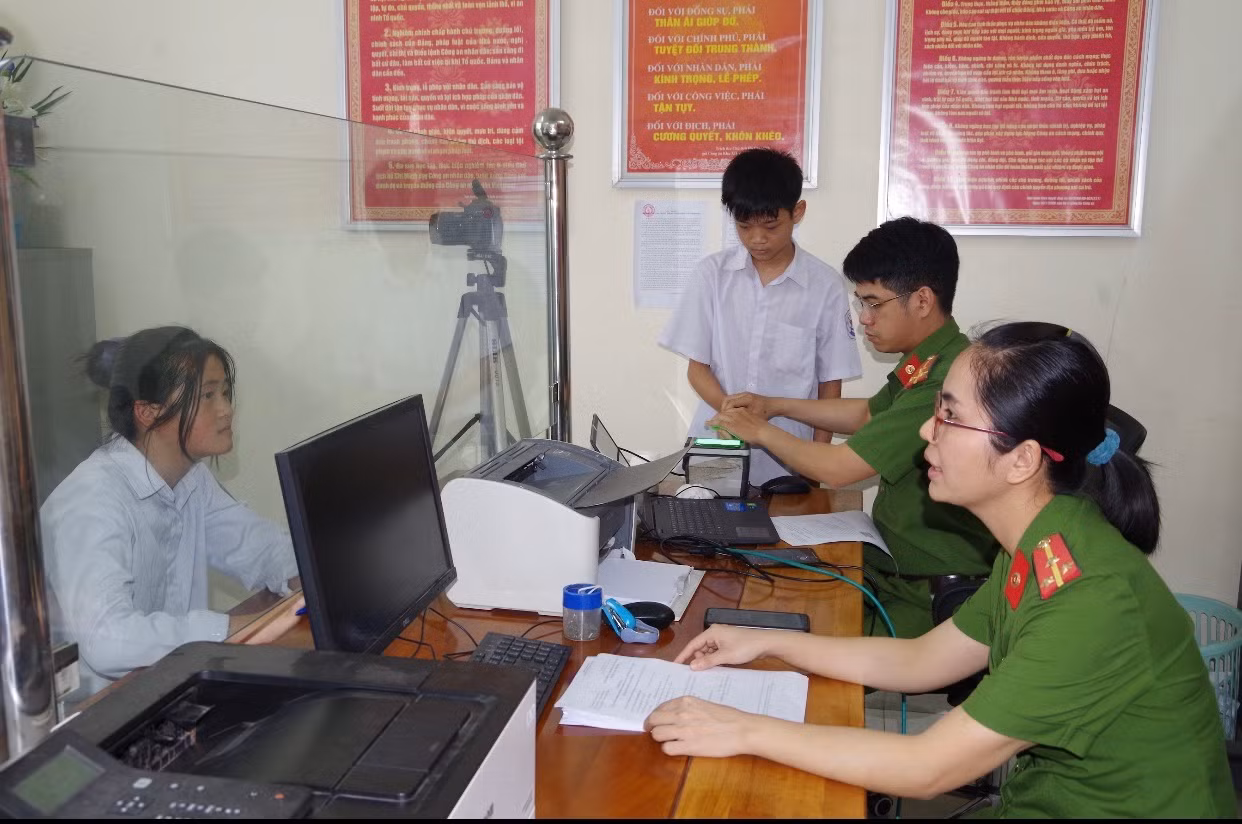 Công an Hà Nam quyết tâm về đích sớm hoàn thành mục tiêu “phủ kín” cấp CCCD -0