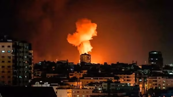 Israel đêm thứ ba tập kích Syria
