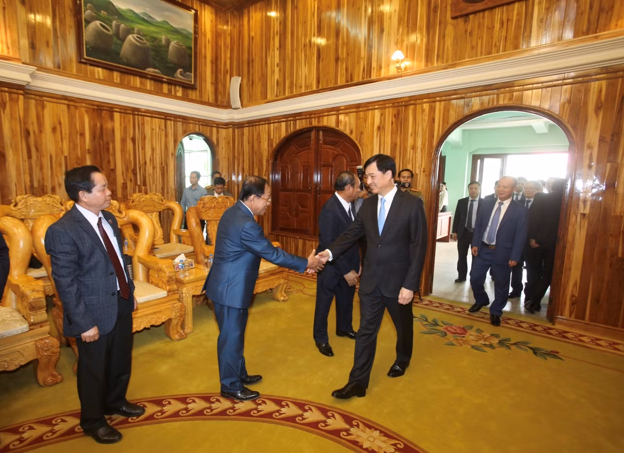 Lãnh đạo Bộ Công an Việt Nam chào xã giao Phó Thủ tướng, Bộ trưởng Bộ Công an Lào -0
