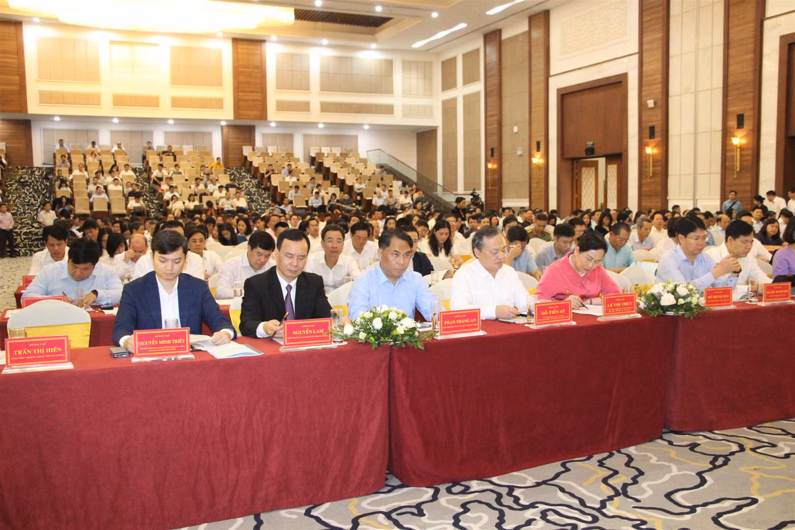 “Thu hồi cờ Đảng phải được bảo quản, không được tiêu hủy” -0