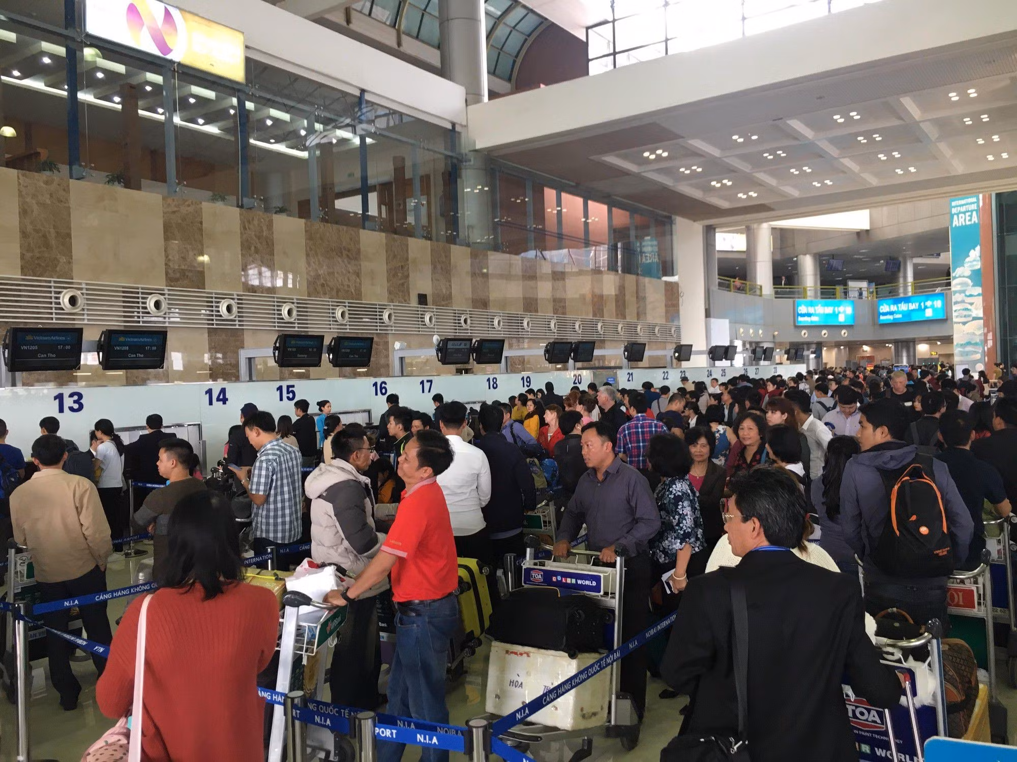 Yêu cầu xử nghiêm đại lý bán vé máy bay vượt giá trần -0