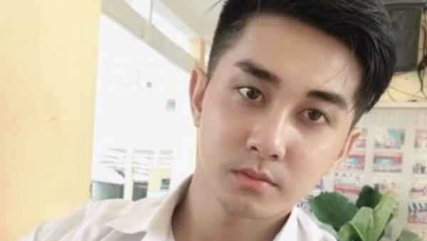 Bắt giam thầy giáo “gạ tình”, dâm ô nữ sinh lớp 8