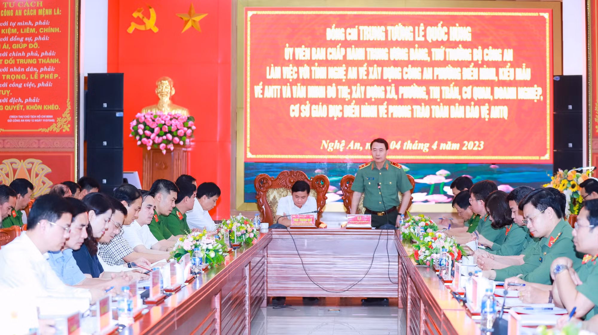 Nghệ An phấn đấu hoàn thành mục tiêu trước 2 năm về “Xây dựng các đơn vị điển hình, kiểu mẫu về an ninh, trật tự”. -0