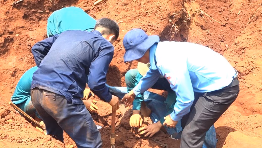 Tìm thấy 7 bộ hài cốt liệt sĩ trên địa bàn Bình Phước -0