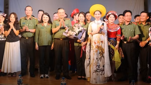 Đoàn nghệ thuật quần chúng Cụm thi đua số 7 tổng duyệt chương trình “Sống trong lòng dân”