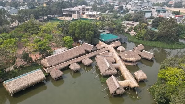 “Thuỷ cung” mọc trên đất nuôi trồng thuỷ sản và sự lúng túng của chính quyền phường