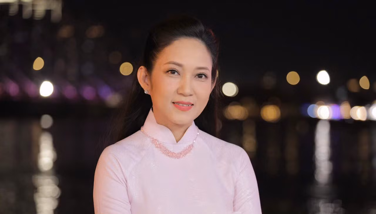 nsnd thanh thúy - người đã thể hiện xuất sắc ca khúc mùa xuân đầu tiên.jpg -0