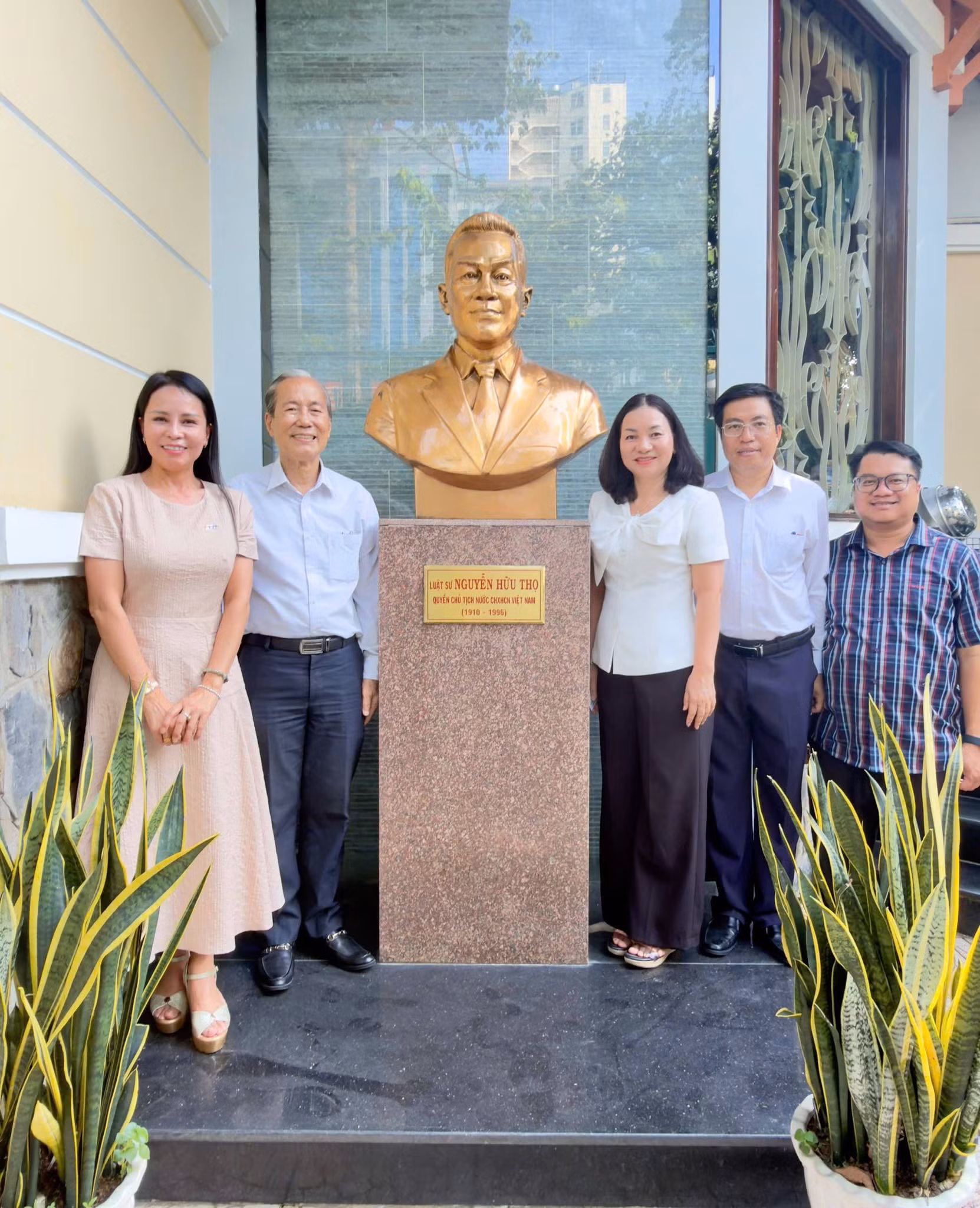 TP Hồ Chí Minh tổ chức nhiều hoạt động kỷ niệm 51 năm Ngày Giải phóng miền Nam, thống nhất đất nước -0