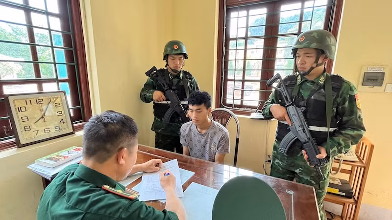 Khởi tố nhóm đối tượng đưa người xuất cảnh trái phép -1