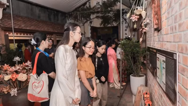 Tìm đường cho sơn mài “sống” trong đời sống đương đại -0
