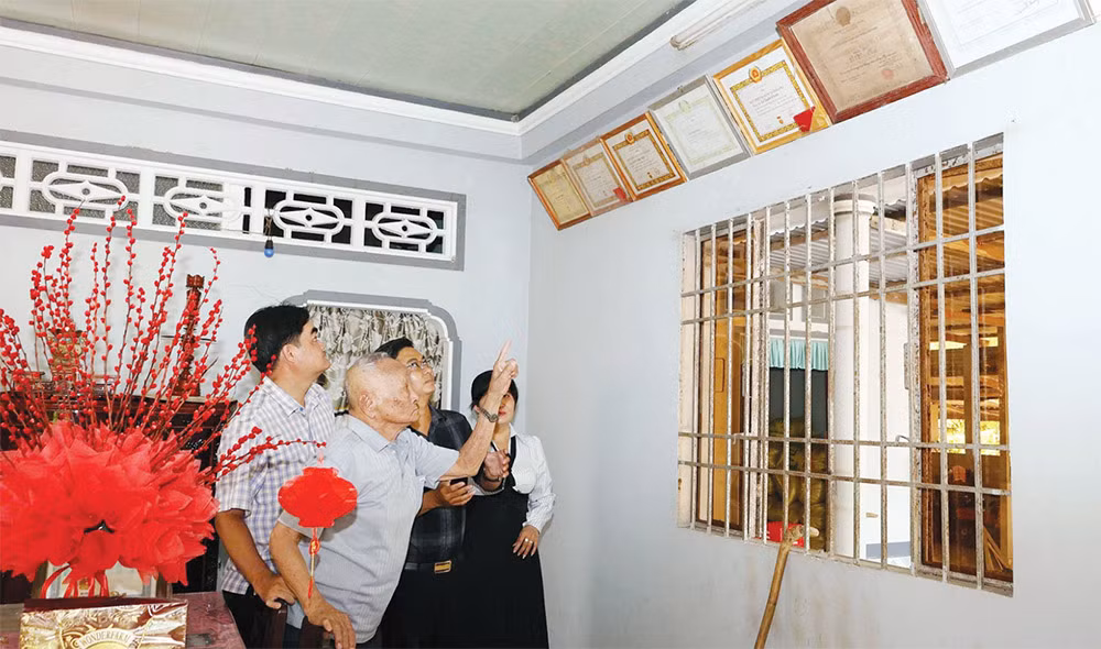 Về vùng cách mạng nghe cựu cán bộ Công an kể chuyện đánh địch, bảo vệ căn cứ Tỉnh ủy -0