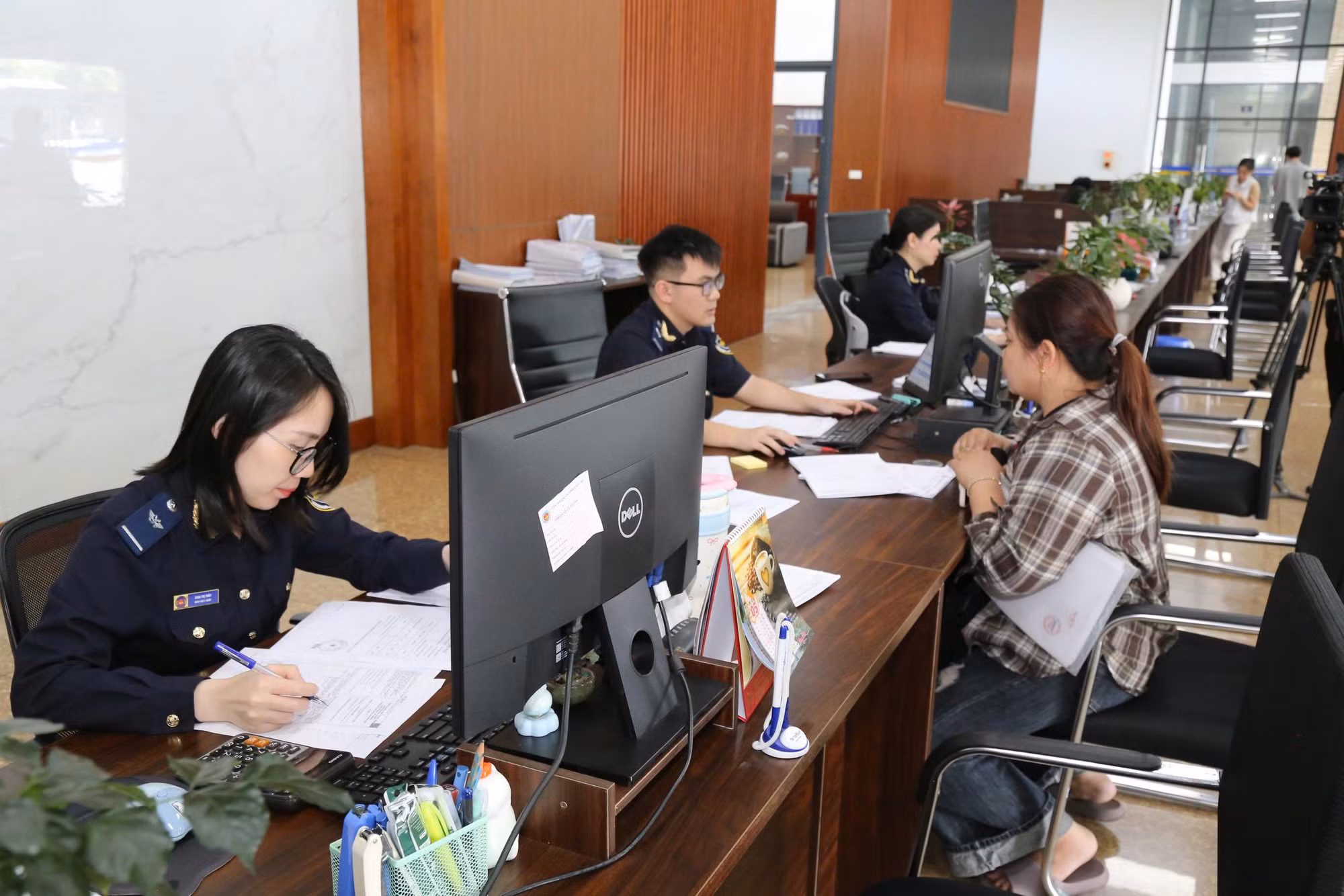 Lễ 30/4 – 1/5: Cửa khẩu thông suốt, xuất nhập khẩu hàng hóa không gián đoạn -0