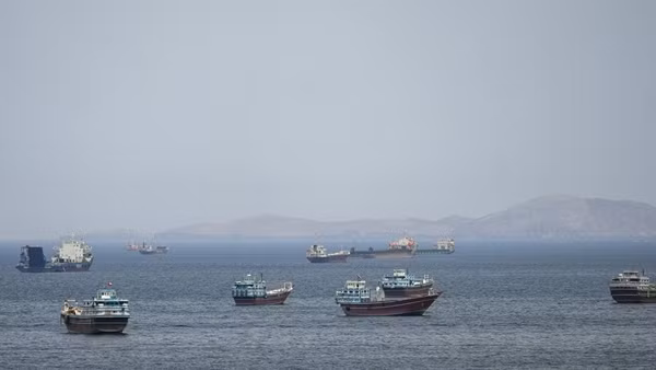 Iran siết kiểm soát eo biển Hormuz, bắt giữ tàu giữa bế tắc đàm phán với Mỹ