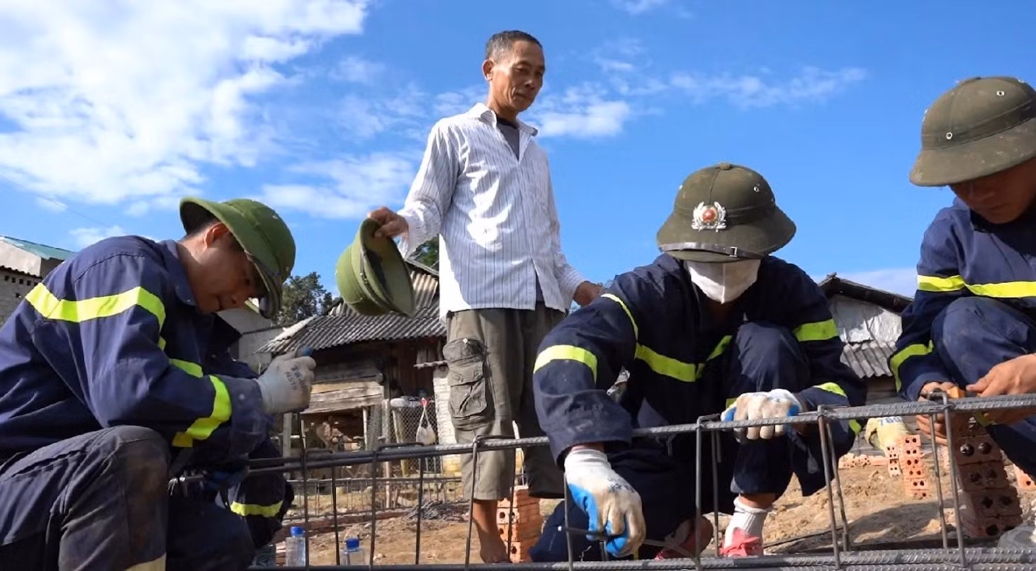 Khẩn trương xây dựng nhà ở cho nhân dân bị thiên tai -1