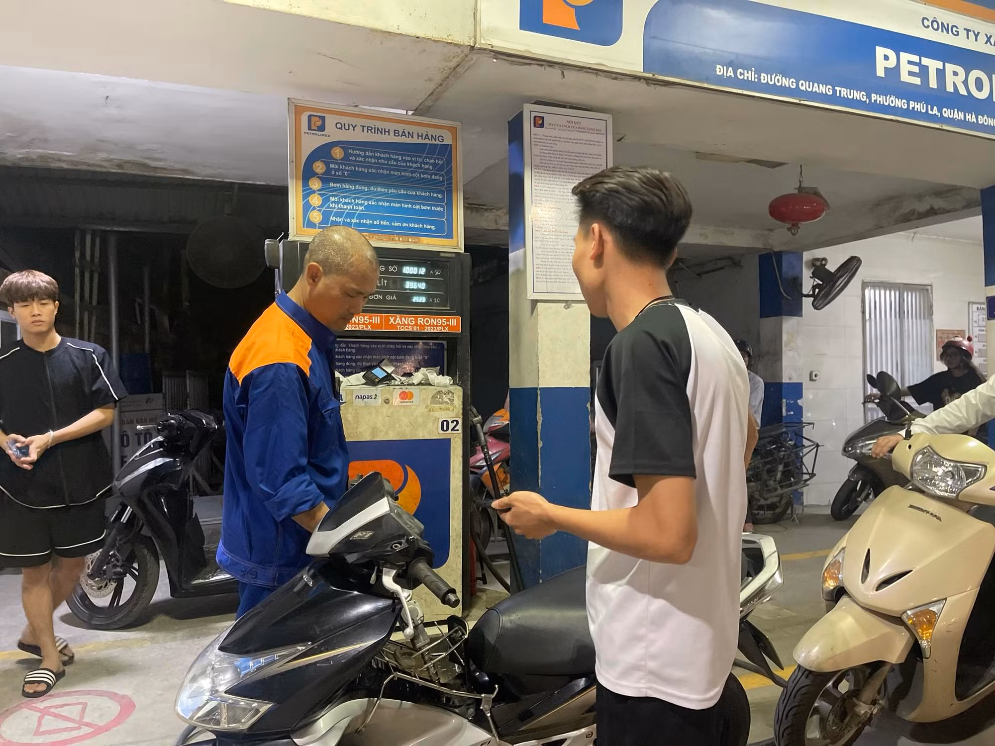 Bộ Công Thương: Giảm bớt khâu trung gian trong chuỗi cung ứng xăng dầu -0