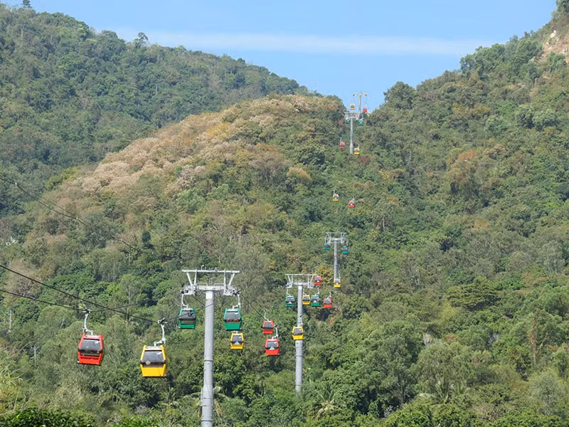 Cáp treo Núi Cấm: Hiện đại, an toàn trong từng cabin -0