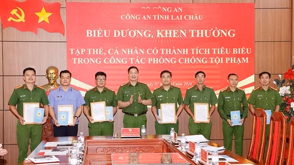 Công an tỉnh Lai Châu: Khen thưởng các đơn vị có thành tích tiêu biểu