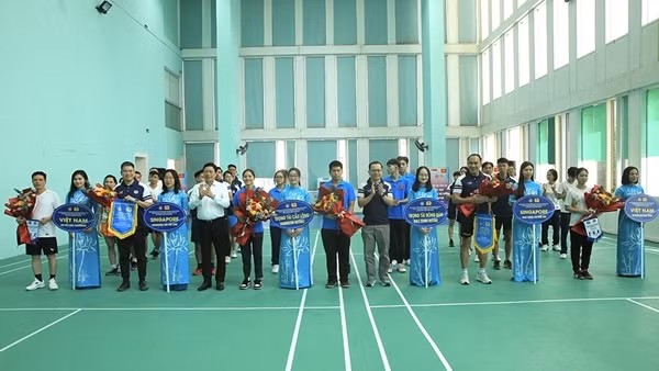 Giao lưu thể thao để tăng cường mối quan hệ đoàn kết