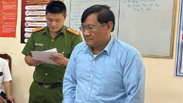 "Nổ" là trưởng đoàn điều tra để lừa đảo
