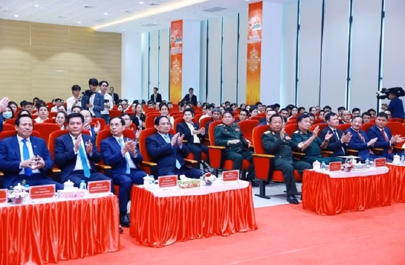 Thủ tướng Phạm Minh Chính: Tô thắm hình ảnh Anh bộ đội Cụ Hồ trên đất nước Lào -0