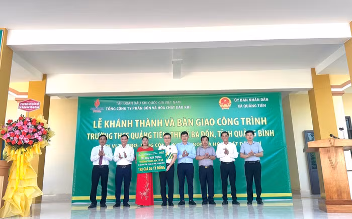 PVFCCo: Khánh thành, bàn giao Nhà lớp học và chức năng Trường THCS Quảng Tiên -1