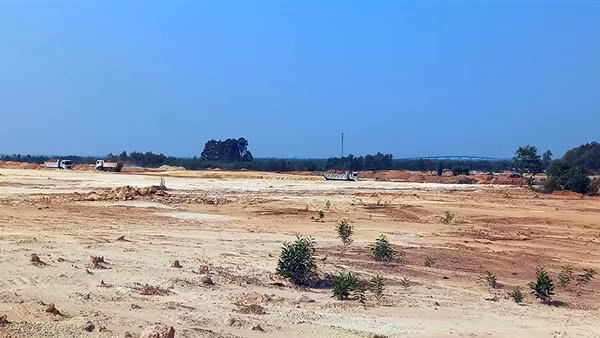 Cụm công nghiệp hơn chục năm “đắp chiếu”, chủ đầu tư thản nhiên xúc đất đi bán