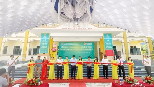 PVFCCo: Khánh thành, bàn giao Nhà lớp học và chức năng Trường THCS Quảng Tiên