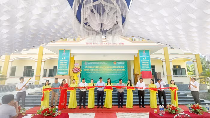 PVFCCo: Khánh thành, bàn giao Nhà lớp học và chức năng Trường THCS Quảng Tiên -0