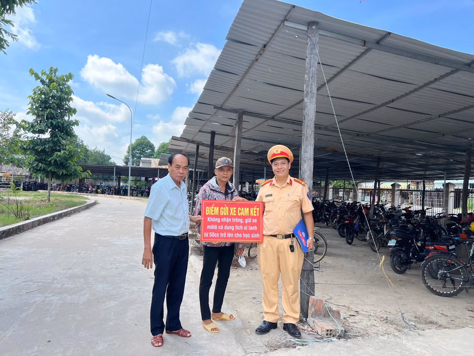 Bình Phước ra quân xử lý học sinh vi phạm pháp luật về giao thông -2