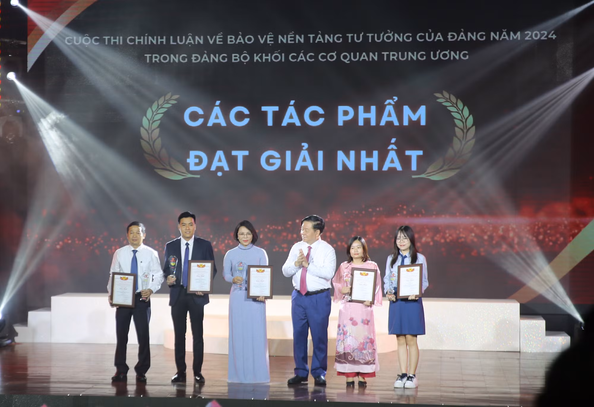 Tôn vinh các tác phẩm xuất sắc trong bảo vệ nền tảng tư tưởng của Đảng năm 2024 -0