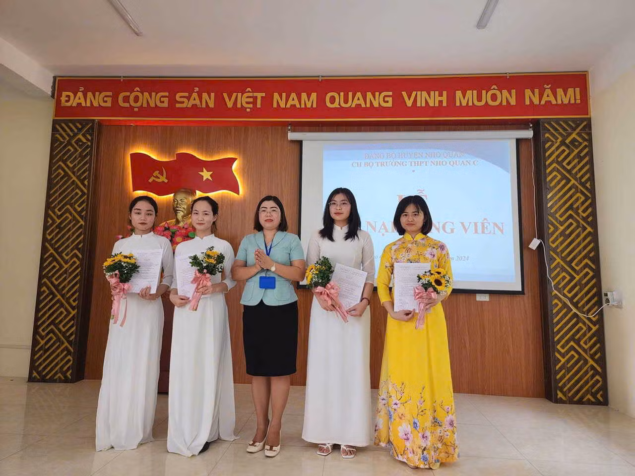 Tân đảng viên trẻ xuất sắc chia sẻ bí quyết trở thành tân thủ khoa -0