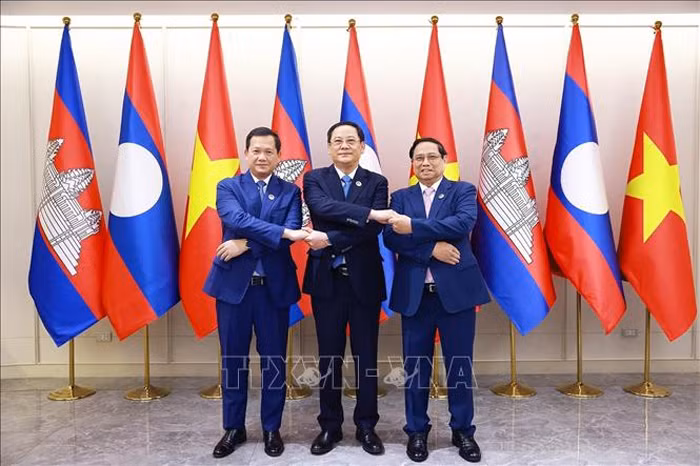 Thủ tướng 3 nước Việt Nam - Campuchia - Lào cùng ăn sáng - làm việc -0