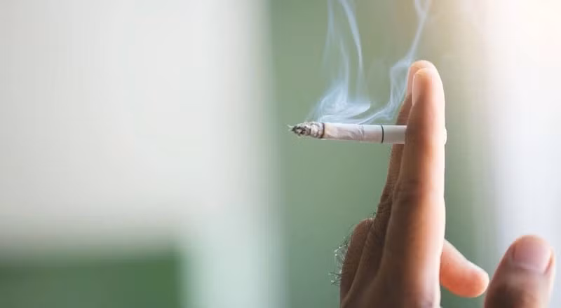 Hút thuốc lá nguy cơ mắc bệnh liên quan tới răng miệng cao -0