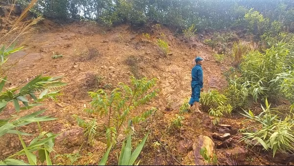 Sống bất an trong vùng nguy cơ sạt trượt đồi núi