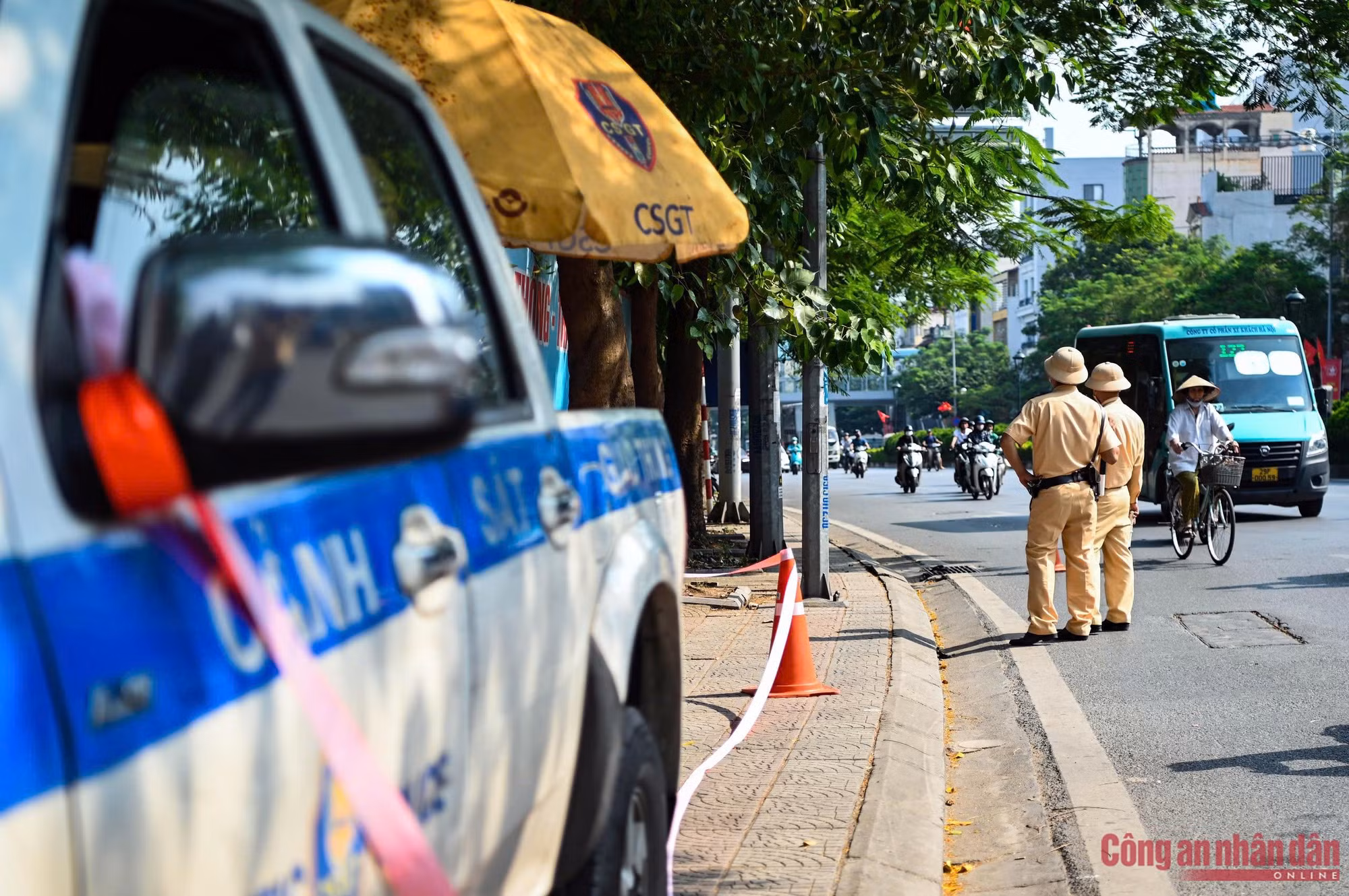 “Người vận chuyển” nói vì mưu sinh nên mới chở hàng cồng kềnh -0