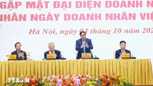 Thủ tướng chủ trì gặp mặt doanh nghiệp nhân Ngày Doanh nhân Việt Nam