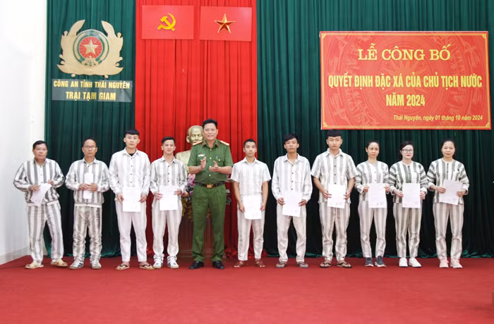 Nhiều trại giam công bố quyết định đặc xá cho phạm nhân -0